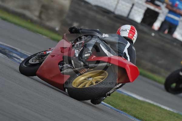 Motorcycle action photographs;Trackday digital images;donington;donington park leicestershire;donington photographs;event digital images;eventdigitalimages;no limits trackday;peter wileman photography;trackday;trackday photos