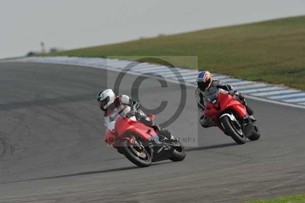 Motorcycle action photographs;Trackday digital images;donington;donington park leicestershire;donington photographs;event digital images;eventdigitalimages;no limits trackday;peter wileman photography;trackday;trackday photos