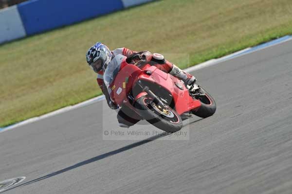 Motorcycle action photographs;Trackday digital images;donington;donington park leicestershire;donington photographs;event digital images;eventdigitalimages;no limits trackday;peter wileman photography;trackday;trackday photos
