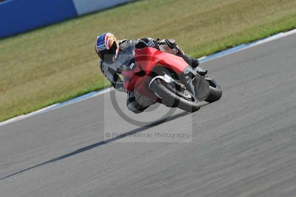Motorcycle action photographs;Trackday digital images;donington;donington park leicestershire;donington photographs;event digital images;eventdigitalimages;no limits trackday;peter wileman photography;trackday;trackday photos