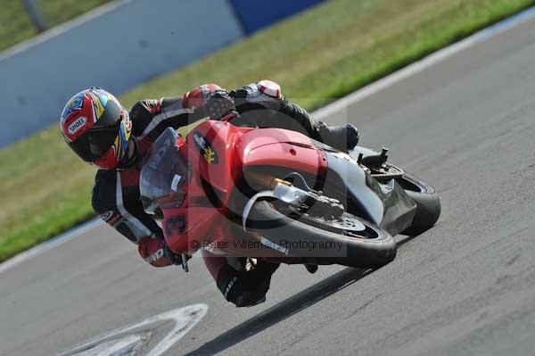 Motorcycle action photographs;Trackday digital images;donington;donington park leicestershire;donington photographs;event digital images;eventdigitalimages;no limits trackday;peter wileman photography;trackday;trackday photos