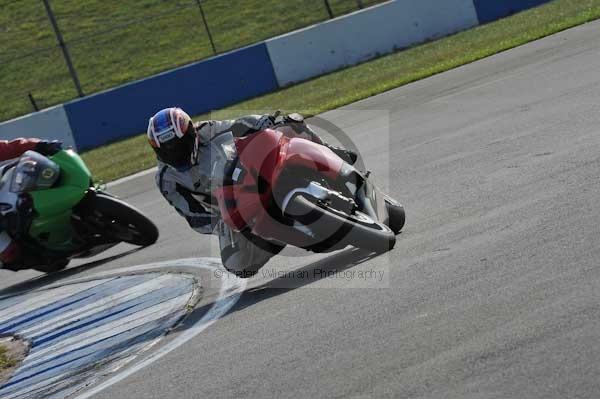 Motorcycle action photographs;Trackday digital images;donington;donington park leicestershire;donington photographs;event digital images;eventdigitalimages;no limits trackday;peter wileman photography;trackday;trackday photos