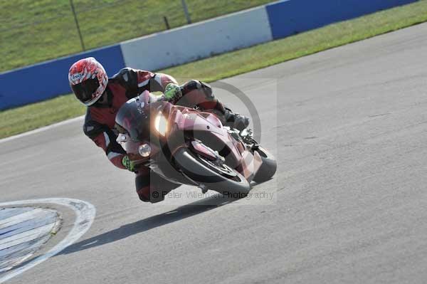 Motorcycle action photographs;Trackday digital images;donington;donington park leicestershire;donington photographs;event digital images;eventdigitalimages;no limits trackday;peter wileman photography;trackday;trackday photos