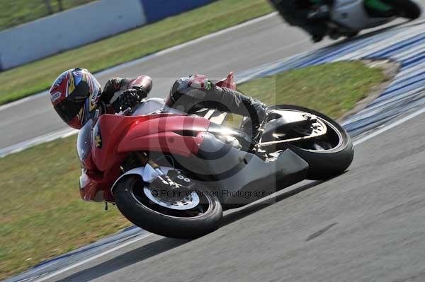 Motorcycle action photographs;Trackday digital images;donington;donington park leicestershire;donington photographs;event digital images;eventdigitalimages;no limits trackday;peter wileman photography;trackday;trackday photos