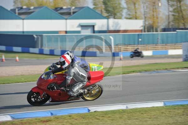 Motorcycle action photographs;Trackday digital images;donington;donington park leicestershire;donington photographs;event digital images;eventdigitalimages;no limits trackday;peter wileman photography;trackday;trackday photos
