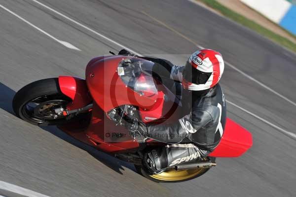 Motorcycle action photographs;Trackday digital images;donington;donington park leicestershire;donington photographs;event digital images;eventdigitalimages;no limits trackday;peter wileman photography;trackday;trackday photos
