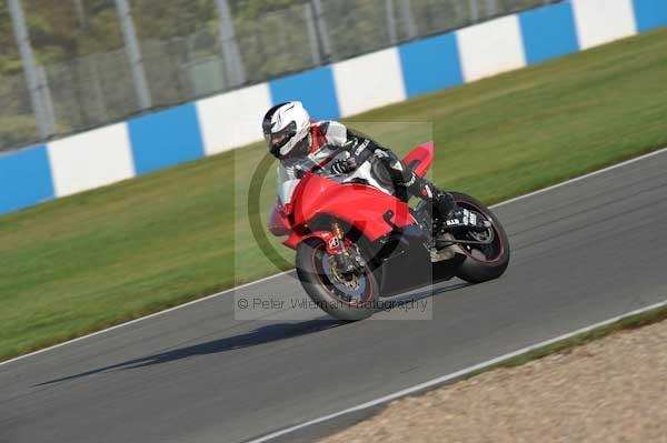 Motorcycle action photographs;Trackday digital images;donington;donington park leicestershire;donington photographs;event digital images;eventdigitalimages;no limits trackday;peter wileman photography;trackday;trackday photos
