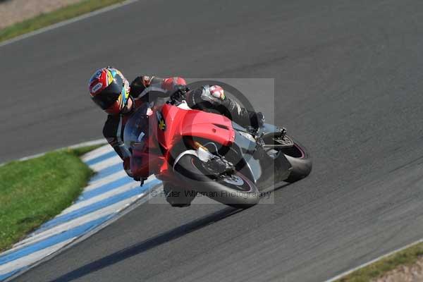 Motorcycle action photographs;Trackday digital images;donington;donington park leicestershire;donington photographs;event digital images;eventdigitalimages;no limits trackday;peter wileman photography;trackday;trackday photos