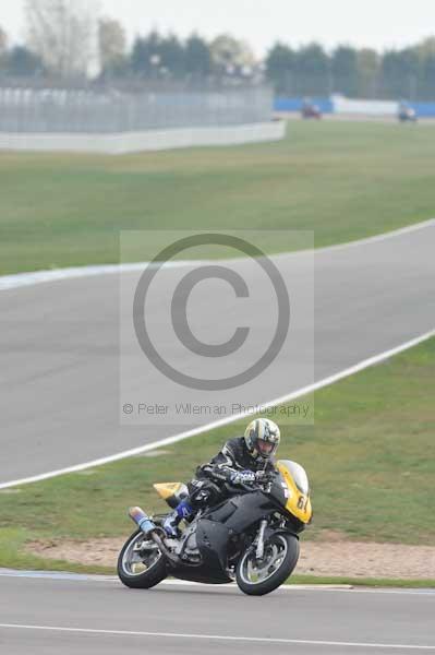 Motorcycle action photographs;Trackday digital images;donington;donington park leicestershire;donington photographs;event digital images;eventdigitalimages;no limits trackday;peter wileman photography;trackday;trackday photos
