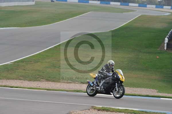 Motorcycle action photographs;Trackday digital images;donington;donington park leicestershire;donington photographs;event digital images;eventdigitalimages;no limits trackday;peter wileman photography;trackday;trackday photos