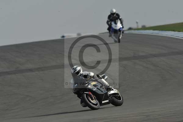 Motorcycle action photographs;Trackday digital images;donington;donington park leicestershire;donington photographs;event digital images;eventdigitalimages;no limits trackday;peter wileman photography;trackday;trackday photos