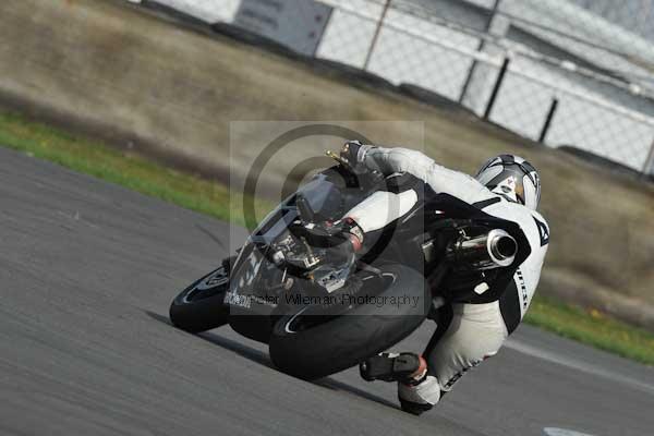 Motorcycle action photographs;Trackday digital images;donington;donington park leicestershire;donington photographs;event digital images;eventdigitalimages;no limits trackday;peter wileman photography;trackday;trackday photos