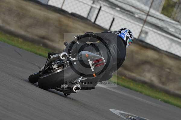 Motorcycle action photographs;Trackday digital images;donington;donington park leicestershire;donington photographs;event digital images;eventdigitalimages;no limits trackday;peter wileman photography;trackday;trackday photos