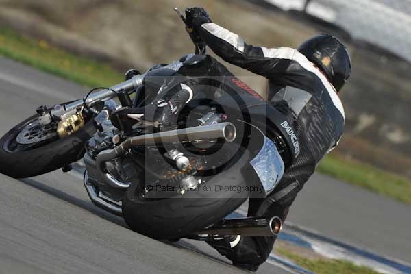 Motorcycle action photographs;Trackday digital images;donington;donington park leicestershire;donington photographs;event digital images;eventdigitalimages;no limits trackday;peter wileman photography;trackday;trackday photos