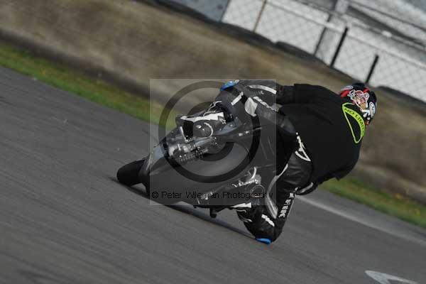 Motorcycle action photographs;Trackday digital images;donington;donington park leicestershire;donington photographs;event digital images;eventdigitalimages;no limits trackday;peter wileman photography;trackday;trackday photos