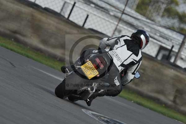 Motorcycle action photographs;Trackday digital images;donington;donington park leicestershire;donington photographs;event digital images;eventdigitalimages;no limits trackday;peter wileman photography;trackday;trackday photos