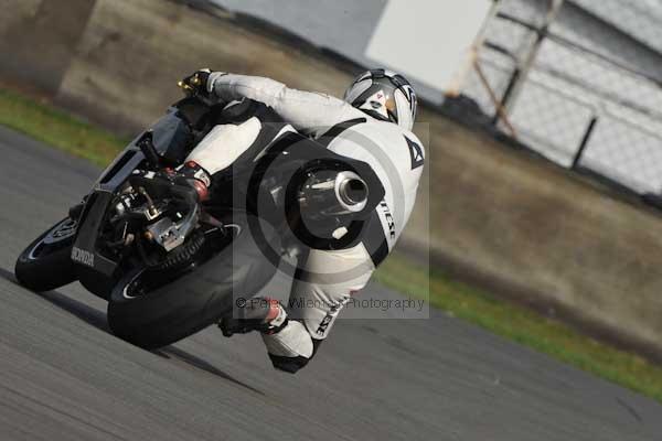 Motorcycle action photographs;Trackday digital images;donington;donington park leicestershire;donington photographs;event digital images;eventdigitalimages;no limits trackday;peter wileman photography;trackday;trackday photos