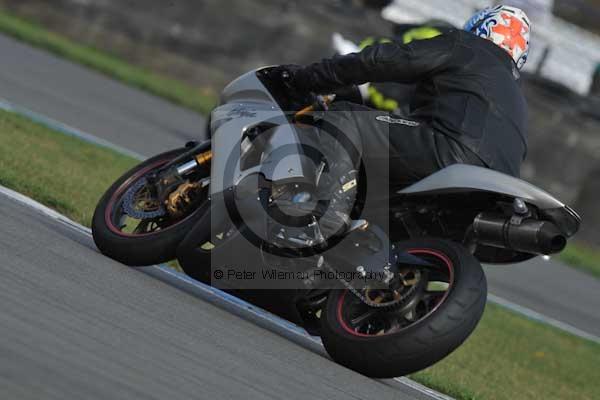 Motorcycle action photographs;Trackday digital images;donington;donington park leicestershire;donington photographs;event digital images;eventdigitalimages;no limits trackday;peter wileman photography;trackday;trackday photos