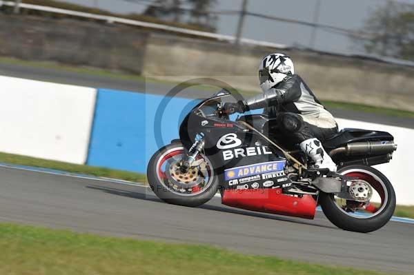 Motorcycle action photographs;Trackday digital images;donington;donington park leicestershire;donington photographs;event digital images;eventdigitalimages;no limits trackday;peter wileman photography;trackday;trackday photos