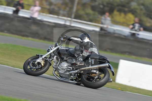 Motorcycle action photographs;Trackday digital images;donington;donington park leicestershire;donington photographs;event digital images;eventdigitalimages;no limits trackday;peter wileman photography;trackday;trackday photos