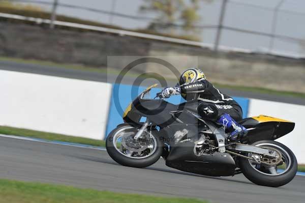 Motorcycle action photographs;Trackday digital images;donington;donington park leicestershire;donington photographs;event digital images;eventdigitalimages;no limits trackday;peter wileman photography;trackday;trackday photos