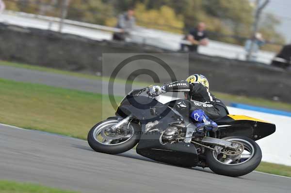 Motorcycle action photographs;Trackday digital images;donington;donington park leicestershire;donington photographs;event digital images;eventdigitalimages;no limits trackday;peter wileman photography;trackday;trackday photos