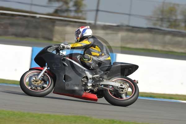 Motorcycle action photographs;Trackday digital images;donington;donington park leicestershire;donington photographs;event digital images;eventdigitalimages;no limits trackday;peter wileman photography;trackday;trackday photos