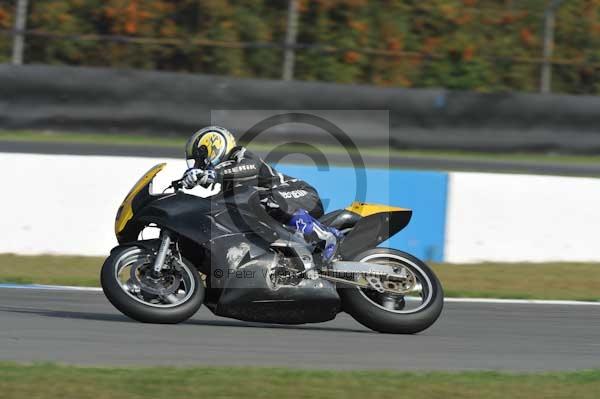 Motorcycle action photographs;Trackday digital images;donington;donington park leicestershire;donington photographs;event digital images;eventdigitalimages;no limits trackday;peter wileman photography;trackday;trackday photos
