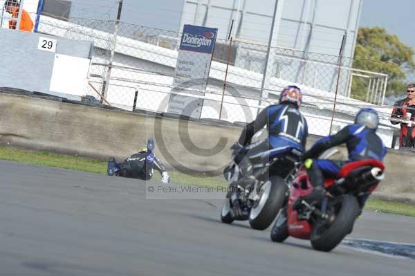 Motorcycle action photographs;Trackday digital images;donington;donington park leicestershire;donington photographs;event digital images;eventdigitalimages;no limits trackday;peter wileman photography;trackday;trackday photos