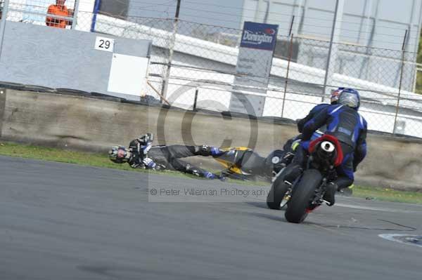 Motorcycle action photographs;Trackday digital images;donington;donington park leicestershire;donington photographs;event digital images;eventdigitalimages;no limits trackday;peter wileman photography;trackday;trackday photos