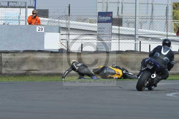 Motorcycle action photographs;Trackday digital images;donington;donington park leicestershire;donington photographs;event digital images;eventdigitalimages;no limits trackday;peter wileman photography;trackday;trackday photos
