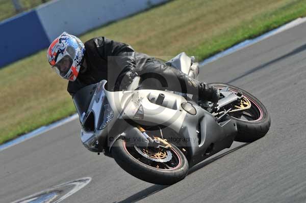 Motorcycle action photographs;Trackday digital images;donington;donington park leicestershire;donington photographs;event digital images;eventdigitalimages;no limits trackday;peter wileman photography;trackday;trackday photos