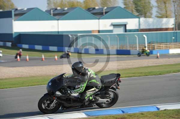 Motorcycle action photographs;Trackday digital images;donington;donington park leicestershire;donington photographs;event digital images;eventdigitalimages;no limits trackday;peter wileman photography;trackday;trackday photos