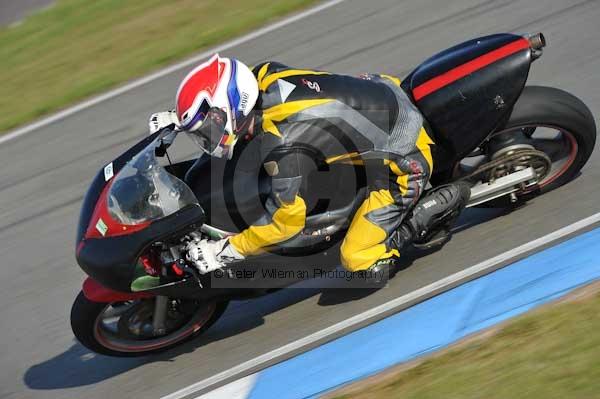 Motorcycle action photographs;Trackday digital images;donington;donington park leicestershire;donington photographs;event digital images;eventdigitalimages;no limits trackday;peter wileman photography;trackday;trackday photos