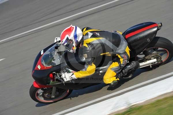 Motorcycle action photographs;Trackday digital images;donington;donington park leicestershire;donington photographs;event digital images;eventdigitalimages;no limits trackday;peter wileman photography;trackday;trackday photos