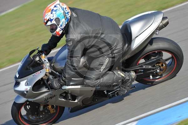 Motorcycle action photographs;Trackday digital images;donington;donington park leicestershire;donington photographs;event digital images;eventdigitalimages;no limits trackday;peter wileman photography;trackday;trackday photos
