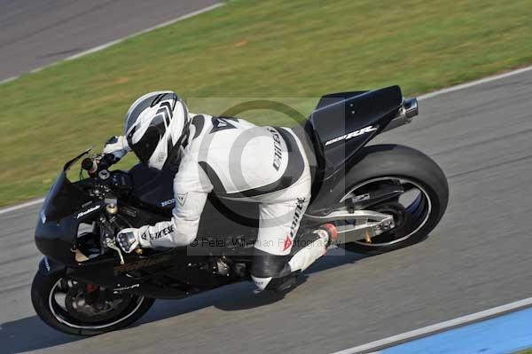Motorcycle action photographs;Trackday digital images;donington;donington park leicestershire;donington photographs;event digital images;eventdigitalimages;no limits trackday;peter wileman photography;trackday;trackday photos
