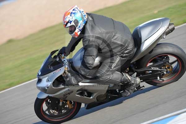 Motorcycle action photographs;Trackday digital images;donington;donington park leicestershire;donington photographs;event digital images;eventdigitalimages;no limits trackday;peter wileman photography;trackday;trackday photos