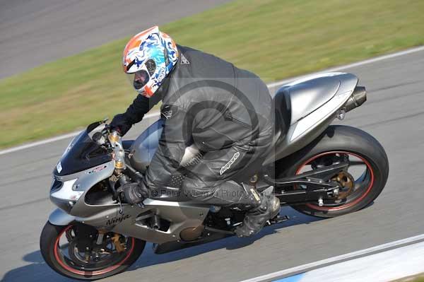 Motorcycle action photographs;Trackday digital images;donington;donington park leicestershire;donington photographs;event digital images;eventdigitalimages;no limits trackday;peter wileman photography;trackday;trackday photos