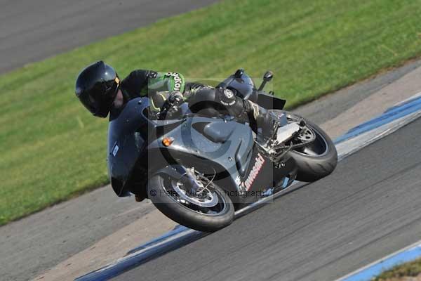 Motorcycle action photographs;Trackday digital images;donington;donington park leicestershire;donington photographs;event digital images;eventdigitalimages;no limits trackday;peter wileman photography;trackday;trackday photos
