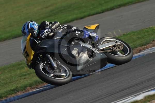 Motorcycle action photographs;Trackday digital images;donington;donington park leicestershire;donington photographs;event digital images;eventdigitalimages;no limits trackday;peter wileman photography;trackday;trackday photos