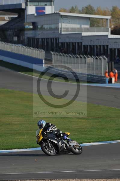 Motorcycle action photographs;Trackday digital images;donington;donington park leicestershire;donington photographs;event digital images;eventdigitalimages;no limits trackday;peter wileman photography;trackday;trackday photos