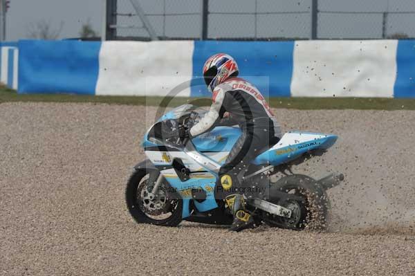 Motorcycle action photographs;Trackday digital images;donington;donington park leicestershire;donington photographs;event digital images;eventdigitalimages;no limits trackday;peter wileman photography;trackday;trackday photos