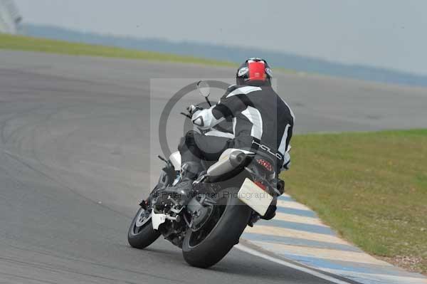 Motorcycle action photographs;Trackday digital images;donington;donington park leicestershire;donington photographs;event digital images;eventdigitalimages;no limits trackday;peter wileman photography;trackday;trackday photos