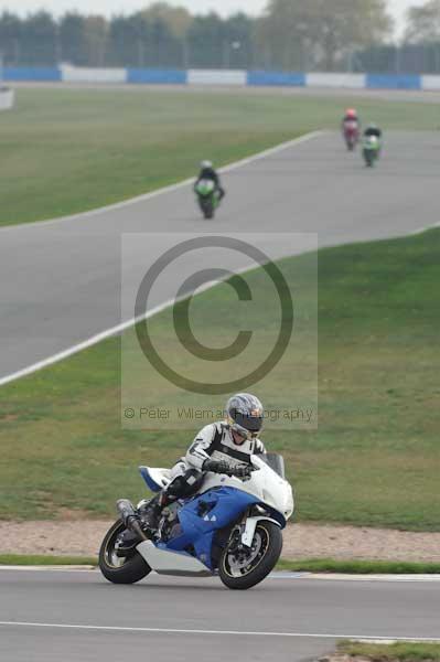 Motorcycle action photographs;Trackday digital images;donington;donington park leicestershire;donington photographs;event digital images;eventdigitalimages;no limits trackday;peter wileman photography;trackday;trackday photos