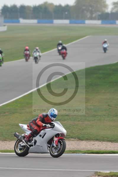 Motorcycle action photographs;Trackday digital images;donington;donington park leicestershire;donington photographs;event digital images;eventdigitalimages;no limits trackday;peter wileman photography;trackday;trackday photos