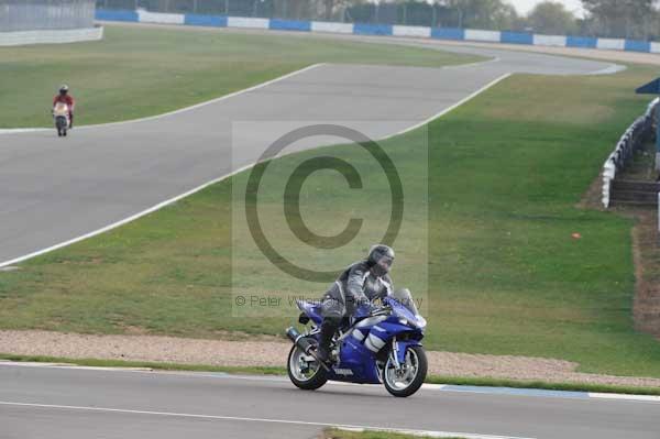 Motorcycle action photographs;Trackday digital images;donington;donington park leicestershire;donington photographs;event digital images;eventdigitalimages;no limits trackday;peter wileman photography;trackday;trackday photos