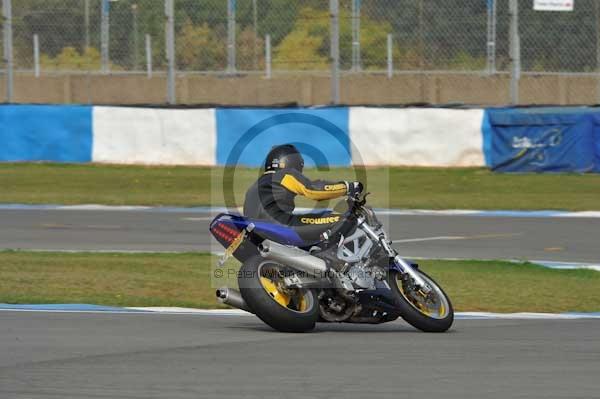Motorcycle action photographs;Trackday digital images;donington;donington park leicestershire;donington photographs;event digital images;eventdigitalimages;no limits trackday;peter wileman photography;trackday;trackday photos