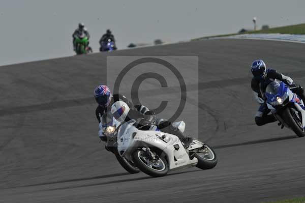 Motorcycle action photographs;Trackday digital images;donington;donington park leicestershire;donington photographs;event digital images;eventdigitalimages;no limits trackday;peter wileman photography;trackday;trackday photos