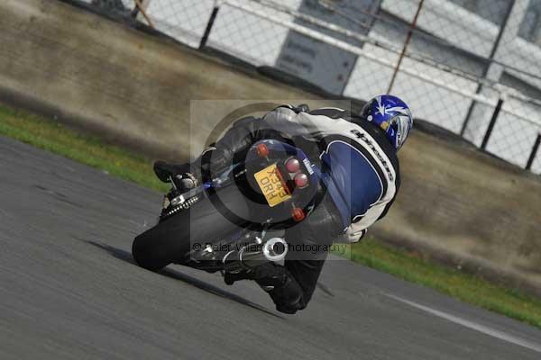 Motorcycle action photographs;Trackday digital images;donington;donington park leicestershire;donington photographs;event digital images;eventdigitalimages;no limits trackday;peter wileman photography;trackday;trackday photos